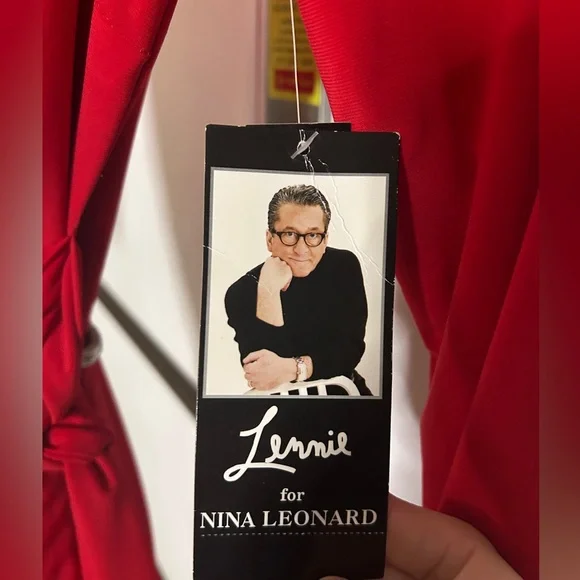 Lemmi for Nina Leonard NWT RED Poly/Spandex Size Lrg Wrap Dress Gold Bel… - Picture 3 of 12